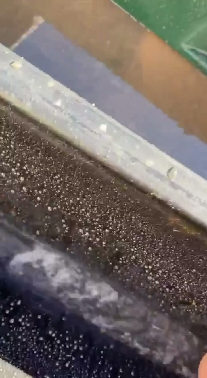 A clean trough after flushing